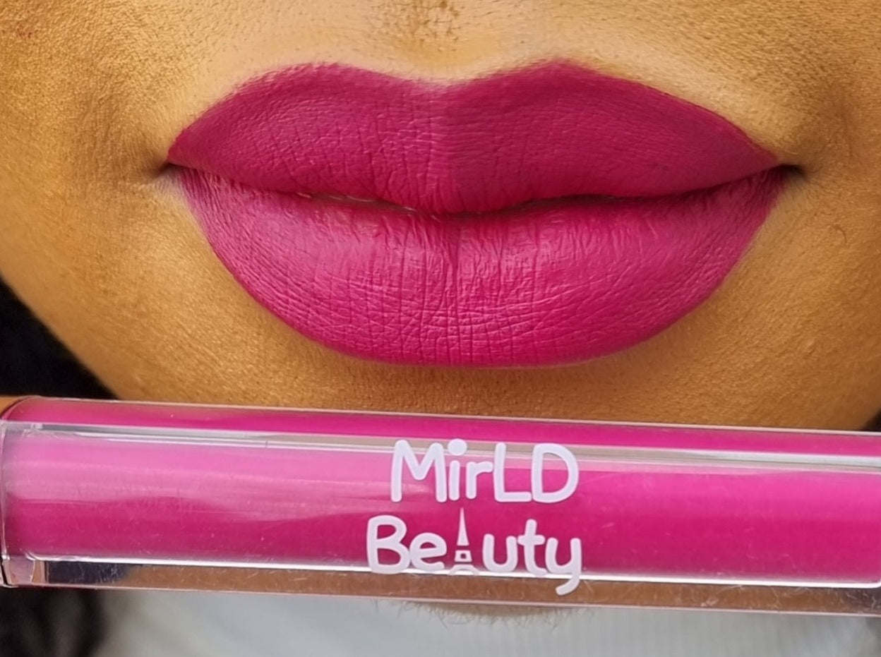 Rouge à lèvres liquide mat " MELO " 9 couleurs. Tenue 12H*